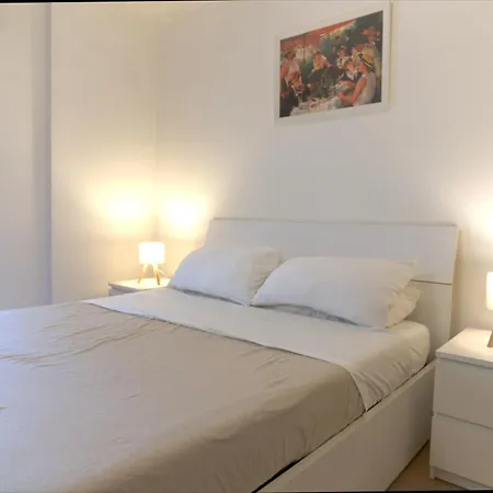 Con Veranda Tra Roma E Il Mare Daire Vitinia